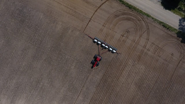 Modern Agricultural Machinery: Increasing Farm Efficiency